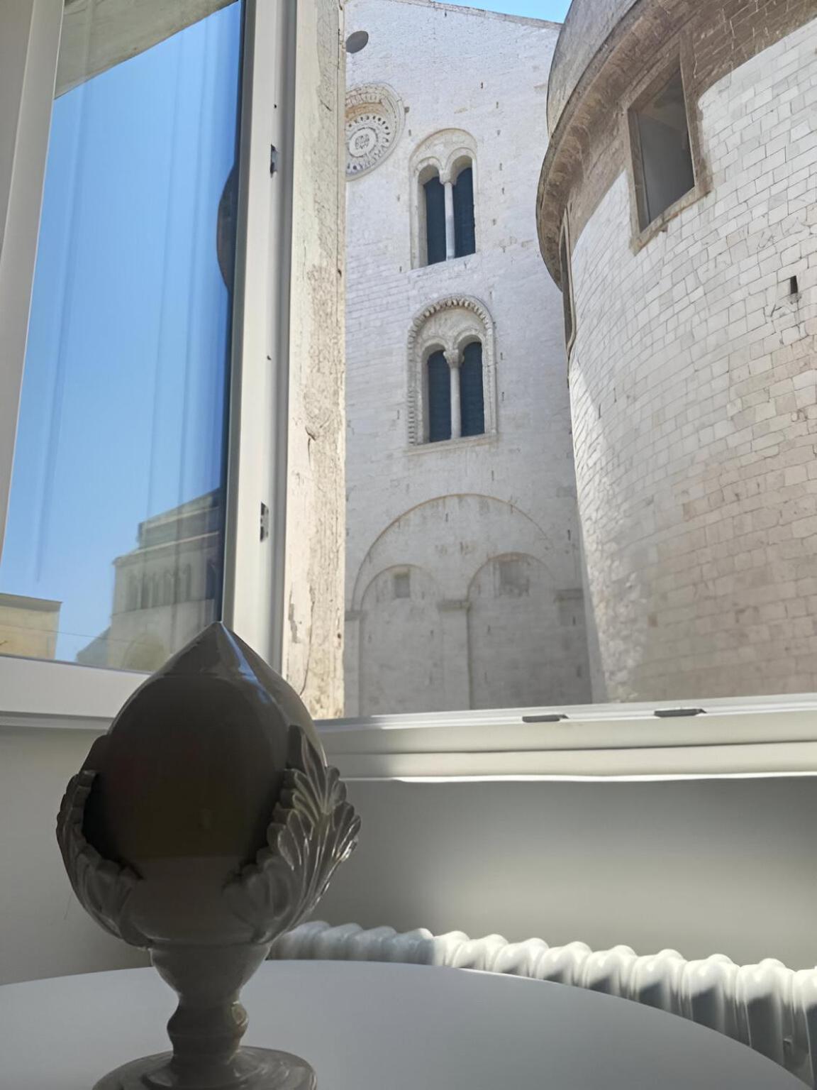 Bari Landlord 8 - Una Finestra Sulla Cattedrale Luaran gambar